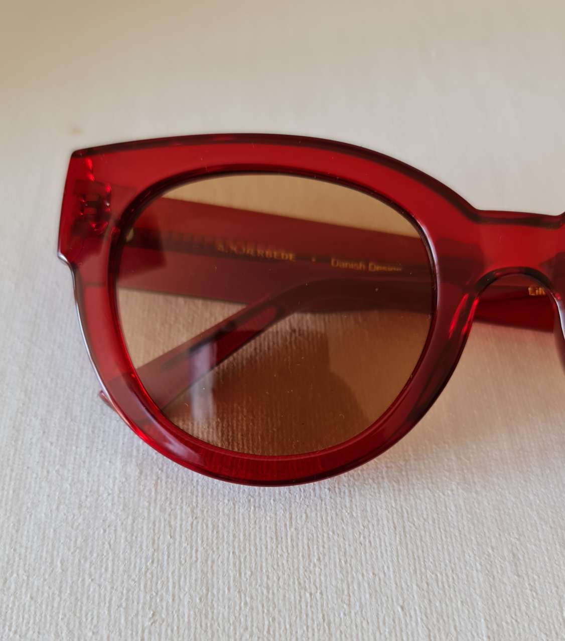 Lily Sunglasses Red Transparent