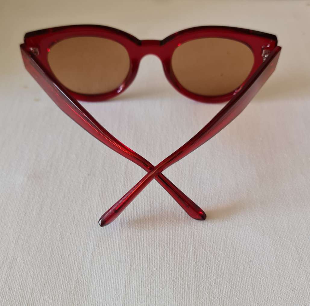 Lily Sunglasses Red Transparent