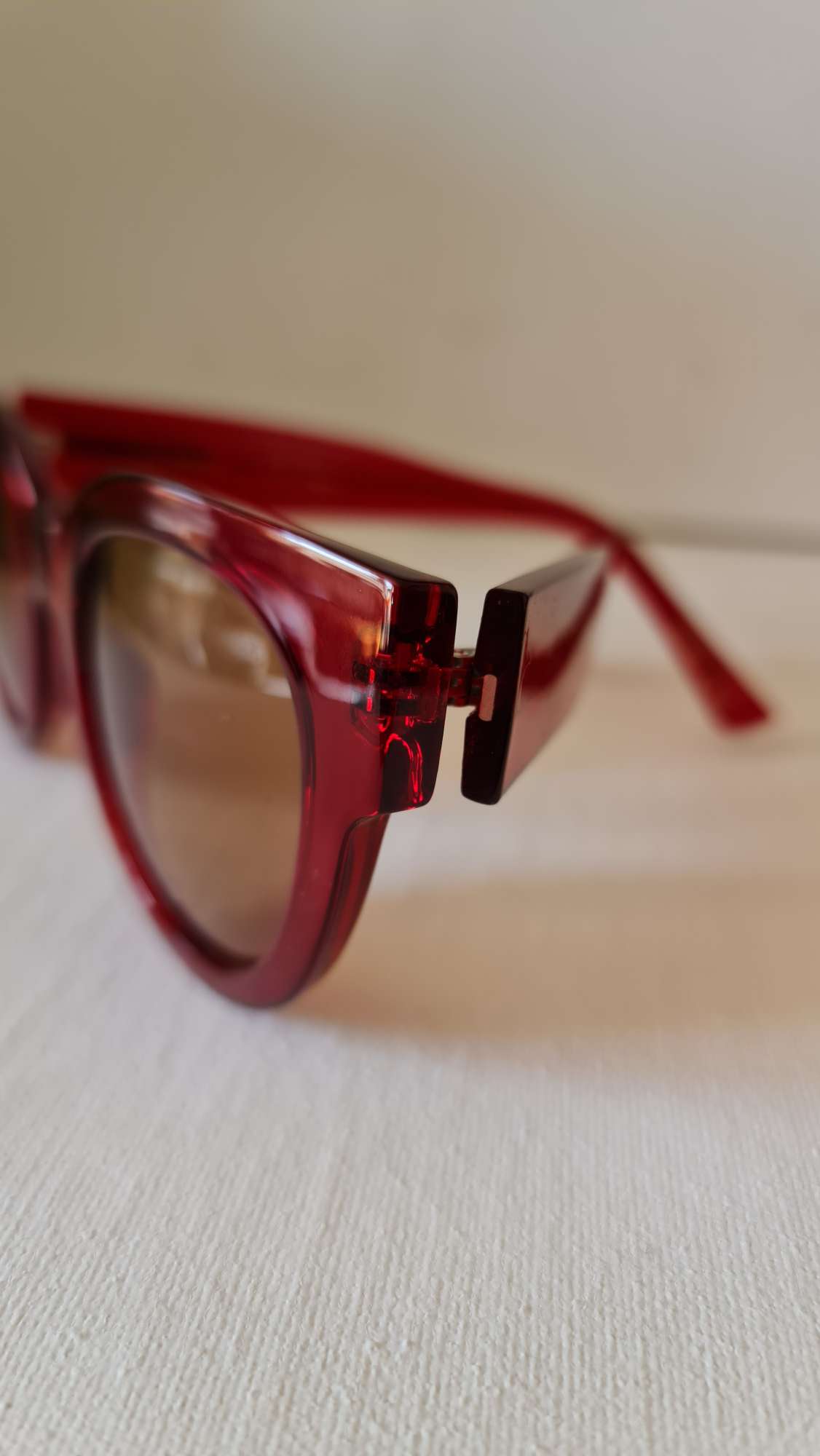 Lily Sunglasses Red Transparent