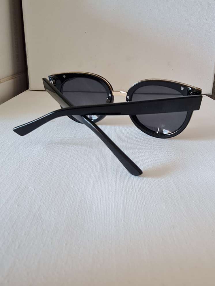 Jolie Black Sunglasses